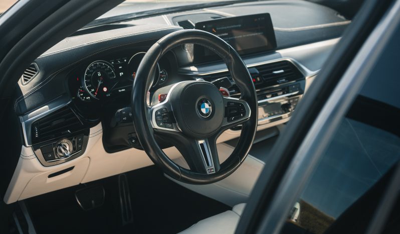 
								BMW M5 xDrive Limousine full									